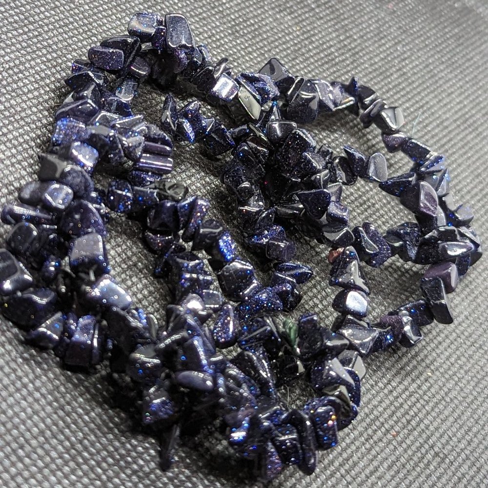 18 inch sparkly chip necklace